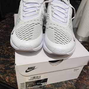 Nike Air Max 270